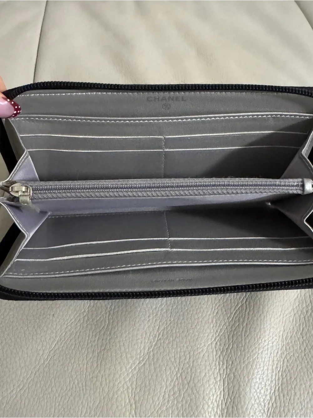 Chanel camellia Black Zip-Around Wallet - Sleek Everyday Organizer